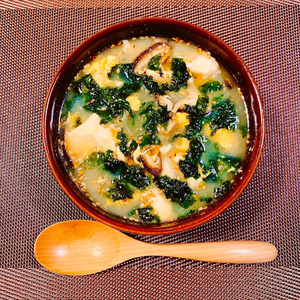 どうしても小腹がすく…そんな時に食べたい「豆腐とふわふわ卵のスープ」【マグレシピ】