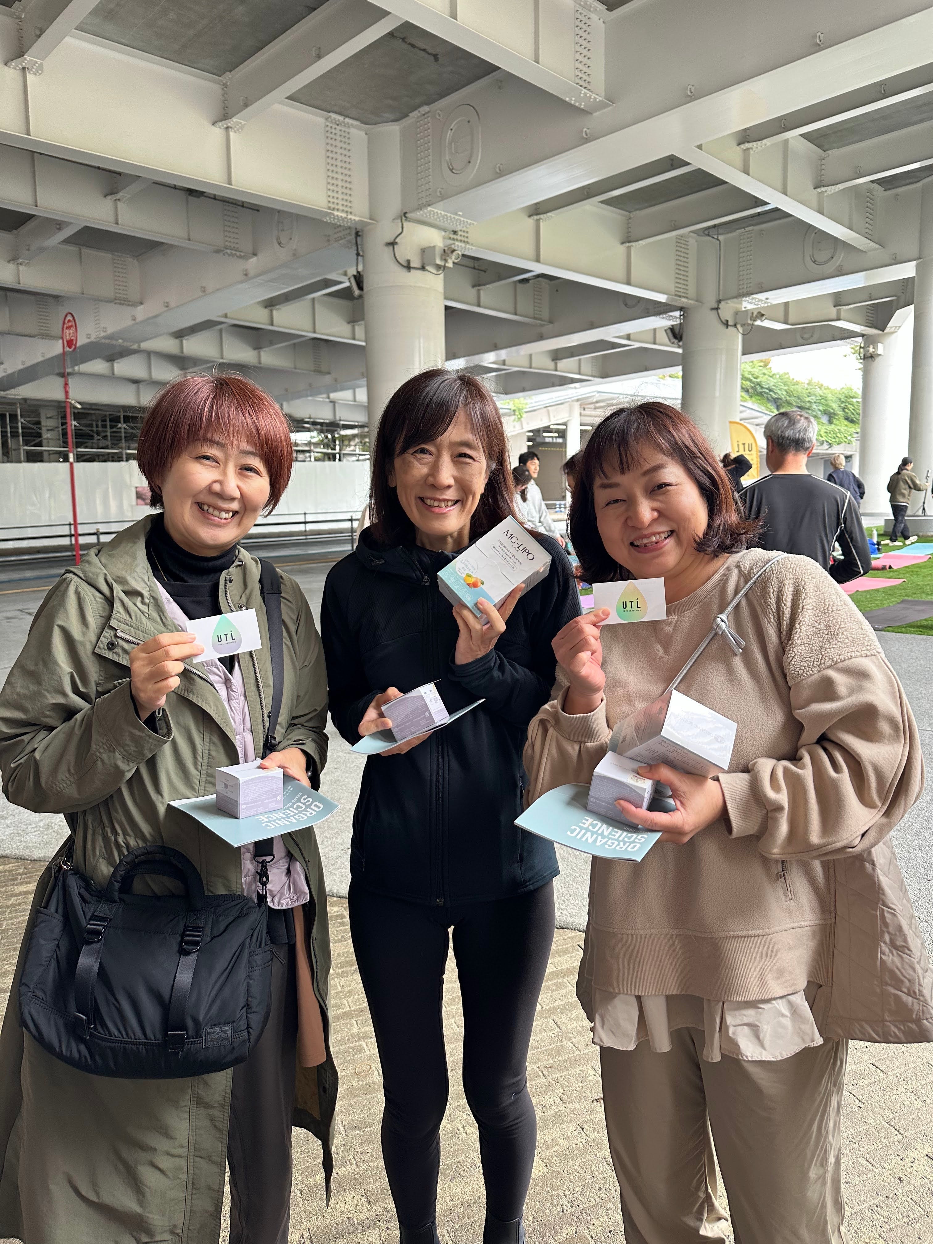 『MEIJI PARK YOGA』にて製品を提供させていただきました